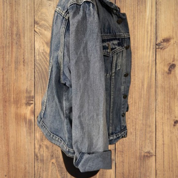 Jean Jacket with Removable Fur Collar  (2) - Picture 3 of 9